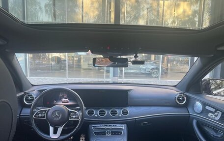 Mercedes-Benz E-Класс, 2019 год, 3 400 000 рублей, 9 фотография