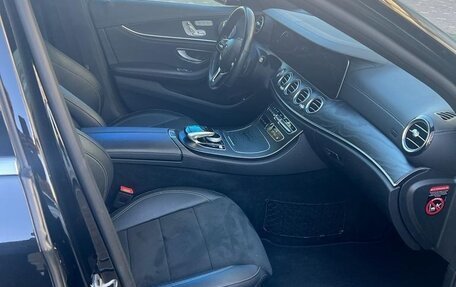 Mercedes-Benz E-Класс, 2019 год, 3 400 000 рублей, 2 фотография