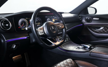 Mercedes-Benz E-Класс, 2019 год, 3 190 000 рублей, 14 фотография