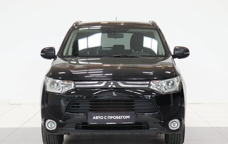Mitsubishi Outlander III рестайлинг 3, 2013 год, 1 318 000 рублей, 2 фотография