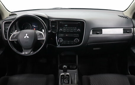 Mitsubishi Outlander III рестайлинг 3, 2013 год, 1 318 000 рублей, 8 фотография