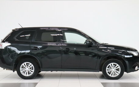 Mitsubishi Outlander III рестайлинг 3, 2013 год, 1 318 000 рублей, 3 фотография