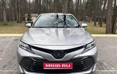 Toyota Camry, 2018 год, 1 620 000 рублей, 1 фотография