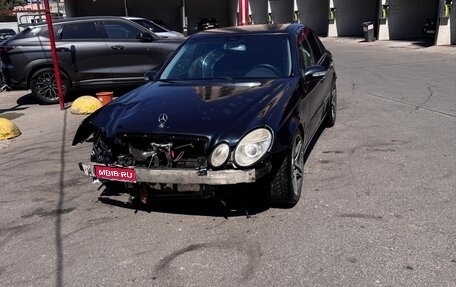 Mercedes-Benz E-Класс, 2003 год, 350 000 рублей, 1 фотография