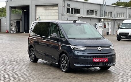 Volkswagen Multivan, 2023 год, 6 549 990 рублей, 2 фотография