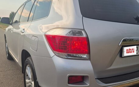 Toyota Highlander III, 2012 год, 2 200 000 рублей, 4 фотография