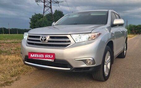 Toyota Highlander III, 2012 год, 2 200 000 рублей, 6 фотография