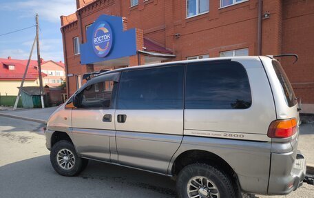 Mitsubishi Delica IV, 1997 год, 850 000 рублей, 3 фотография
