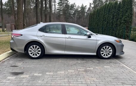 Toyota Camry, 2018 год, 1 620 000 рублей, 3 фотография