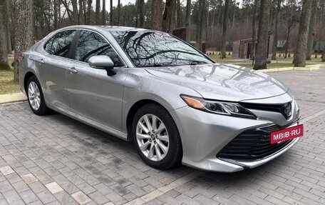 Toyota Camry, 2018 год, 1 620 000 рублей, 2 фотография