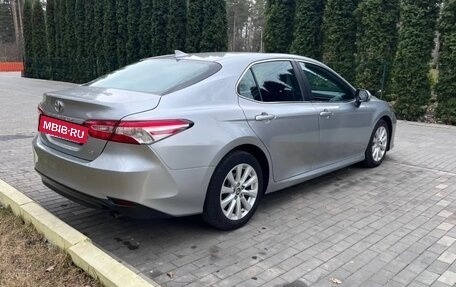 Toyota Camry, 2018 год, 1 620 000 рублей, 4 фотография