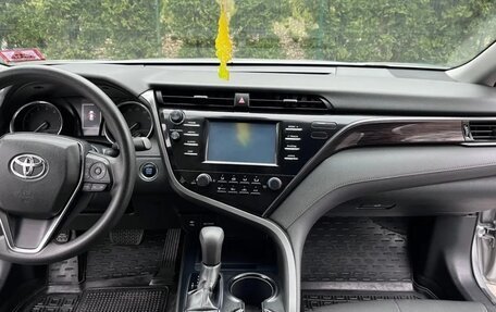 Toyota Camry, 2018 год, 1 620 000 рублей, 13 фотография