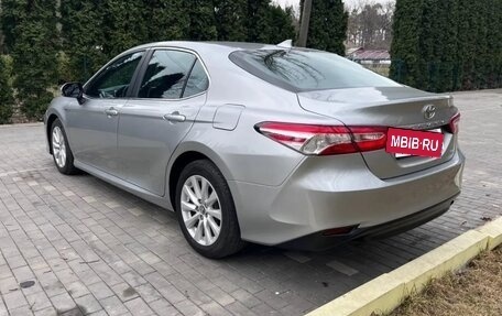 Toyota Camry, 2018 год, 1 620 000 рублей, 6 фотография