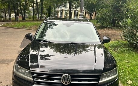 Volkswagen Tiguan II, 2019 год, 2 100 000 рублей, 2 фотография