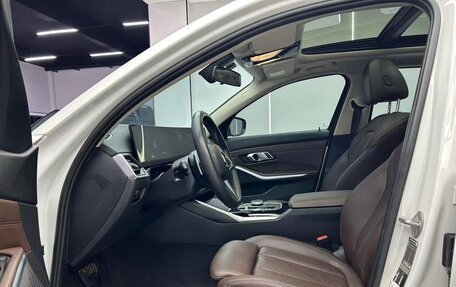 BMW 3 серия, 2023 год, 2 660 000 рублей, 10 фотография