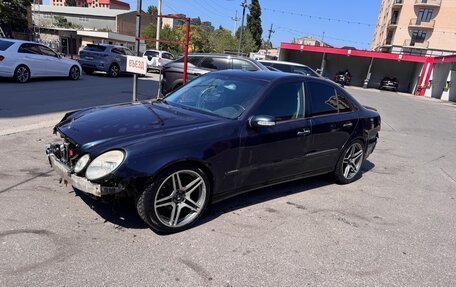 Mercedes-Benz E-Класс, 2003 год, 350 000 рублей, 2 фотография