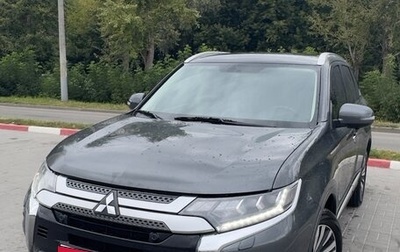 Mitsubishi Outlander III рестайлинг 3, 2014 год, 2 849 000 рублей, 1 фотография