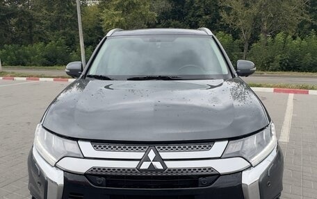 Mitsubishi Outlander III рестайлинг 3, 2014 год, 2 849 000 рублей, 24 фотография