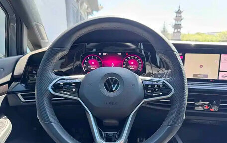 Volkswagen Golf VIII, 2023 год, 1 542 000 рублей, 10 фотография