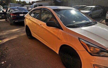 Hyundai Solaris II рестайлинг, 2016 год, 430 000 рублей, 2 фотография