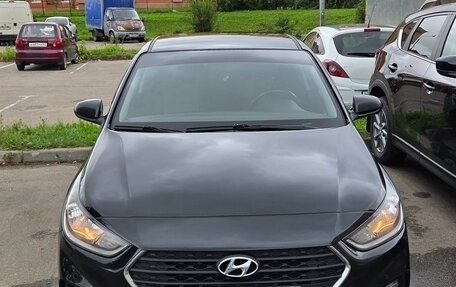 Hyundai Solaris II рестайлинг, 2018 год, 1 240 000 рублей, 2 фотография