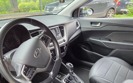 Hyundai Solaris II рестайлинг, 2018 год, 1 240 000 рублей, 8 фотография