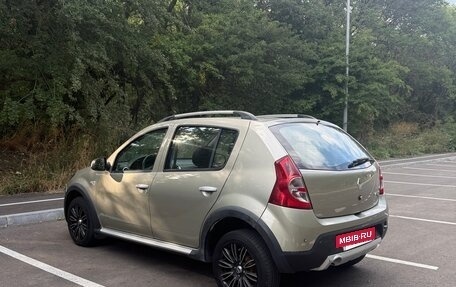 Renault Sandero I, 2013 год, 750 000 рублей, 2 фотография
