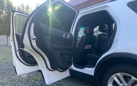 Ford Explorer VI, 2013 год, 1 900 000 рублей, 14 фотография