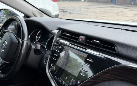 Toyota Camry, 2018 год, 2 550 000 рублей, 13 фотография