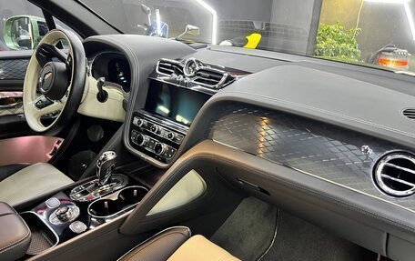Bentley Bentayga I, 2021 год, 20 000 000 рублей, 17 фотография
