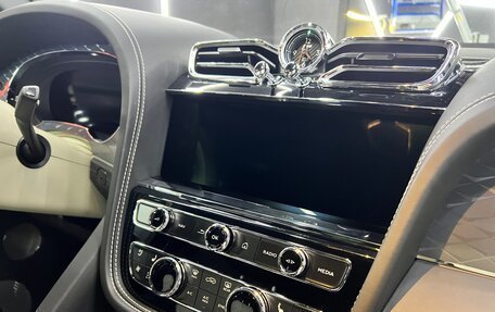 Bentley Bentayga I, 2021 год, 20 000 000 рублей, 18 фотография