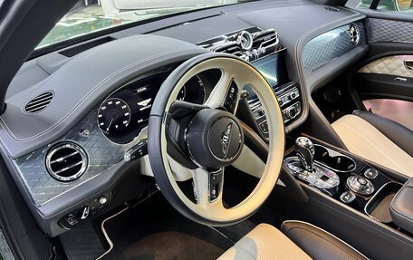 Bentley Bentayga I, 2021 год, 20 000 000 рублей, 21 фотография