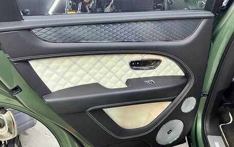 Bentley Bentayga I, 2021 год, 20 000 000 рублей, 30 фотография