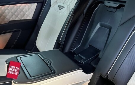 Bentley Bentayga I, 2021 год, 20 000 000 рублей, 23 фотография