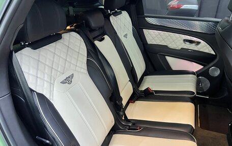 Bentley Bentayga I, 2021 год, 20 000 000 рублей, 38 фотография