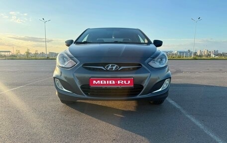 Hyundai Solaris II рестайлинг, 2011 год, 690 000 рублей, 1 фотография