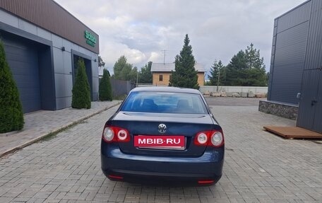Volkswagen Jetta VI, 2010 год, 550 000 рублей, 2 фотография