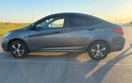 Hyundai Solaris II рестайлинг, 2011 год, 690 000 рублей, 3 фотография