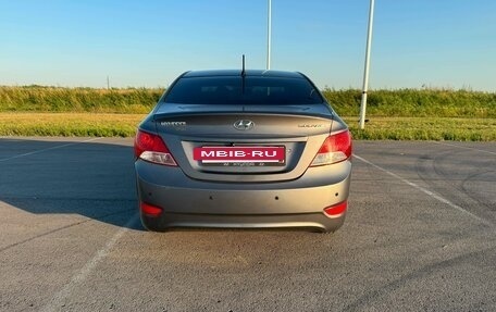 Hyundai Solaris II рестайлинг, 2011 год, 690 000 рублей, 2 фотография