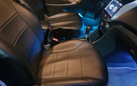 Hyundai Solaris II рестайлинг, 2011 год, 690 000 рублей, 13 фотография