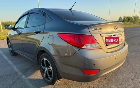 Hyundai Solaris II рестайлинг, 2011 год, 690 000 рублей, 4 фотография