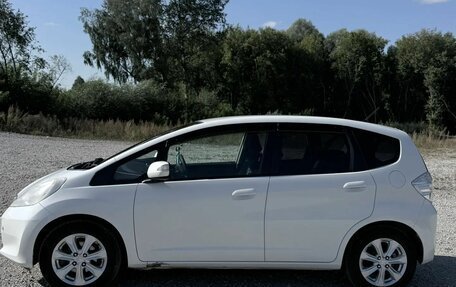 Honda Fit III, 2010 год, 750 000 рублей, 6 фотография
