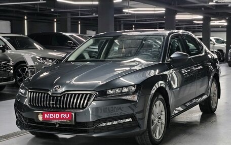 Skoda Superb III рестайлинг, 2021 год, 2 150 000 рублей, 2 фотография