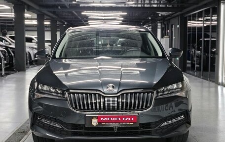 Skoda Superb III рестайлинг, 2021 год, 2 150 000 рублей, 3 фотография