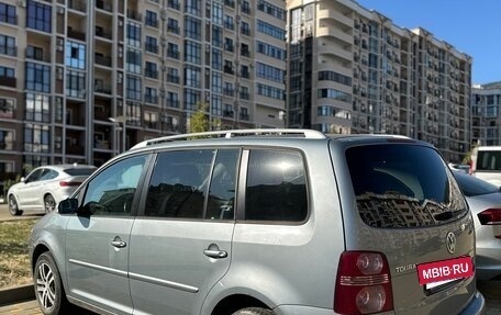 Volkswagen Touran III, 2007 год, 500 000 рублей, 2 фотография