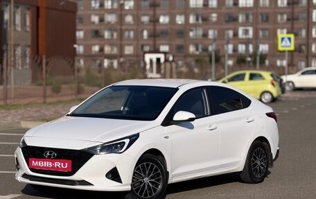 Hyundai Solaris II рестайлинг, 2021 год, 1 520 000 рублей, 2 фотография
