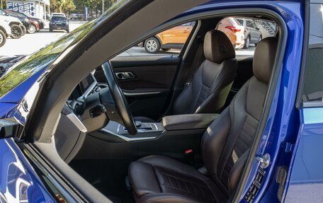 BMW 3 серия, 2021 год, 5 250 000 рублей, 14 фотография