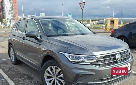Volkswagen Tiguan II, 2021 год, 3 449 000 рублей, 2 фотография