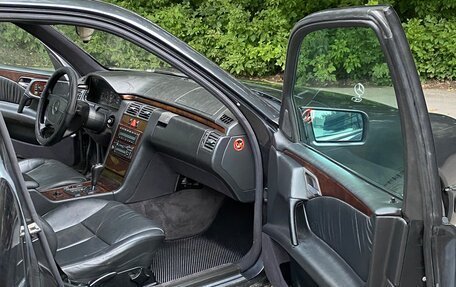 Mercedes-Benz E-Класс, 1996 год, 510 000 рублей, 9 фотография