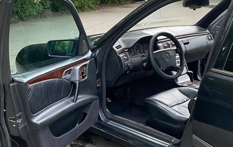 Mercedes-Benz E-Класс, 1996 год, 510 000 рублей, 12 фотография